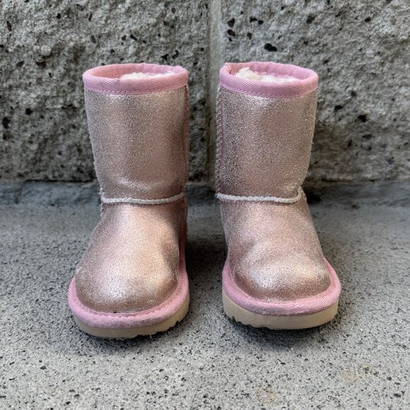 UGG AUSTRALIA Classic Metallic Pink Boots Girls 6 EU 22 Rose Gold Toddler Girl - Picture 2 of 9